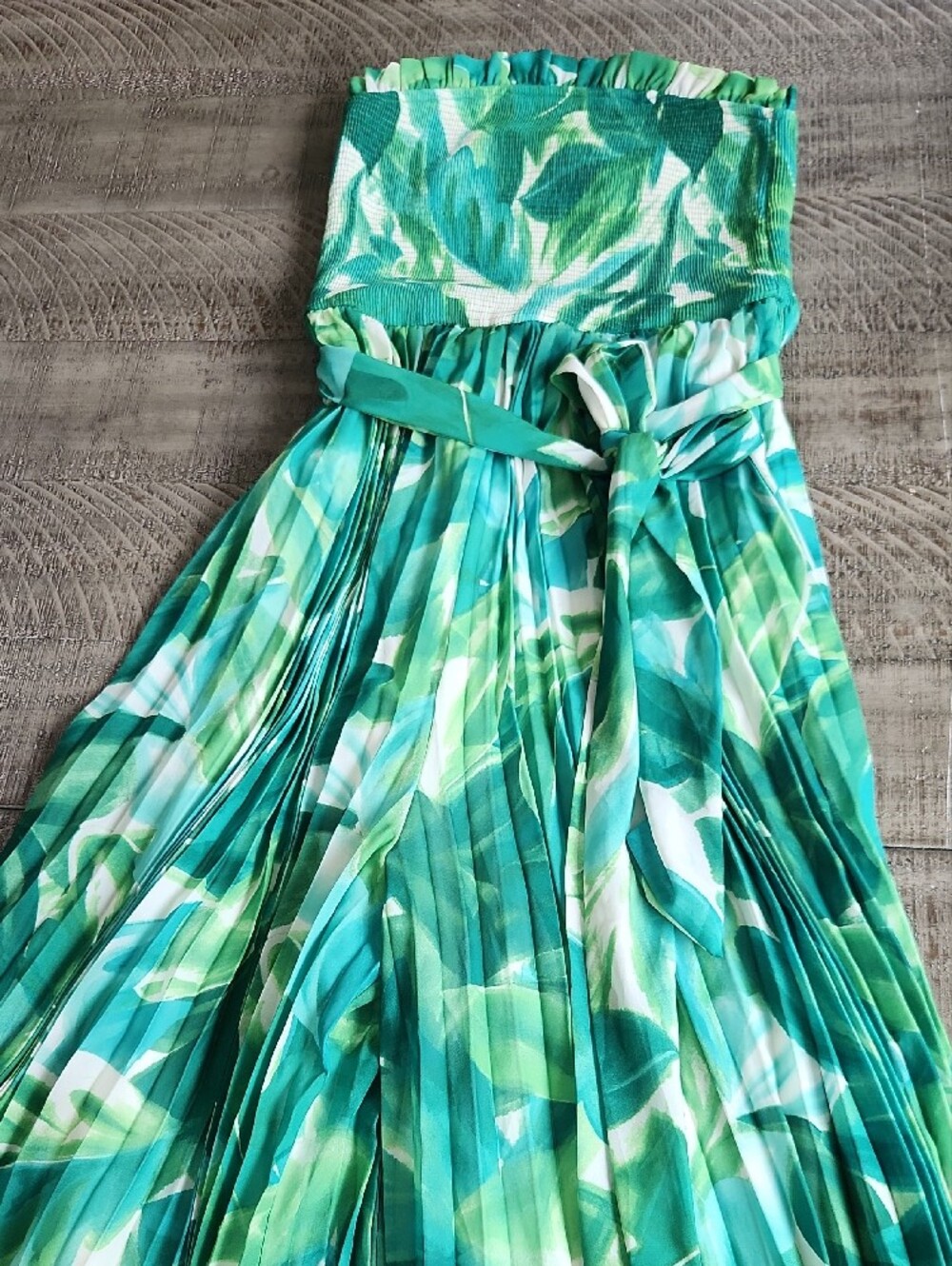 Gorgeous Summer Jumpsuit. Like New! Vacay Vibes! - Picture 4 of 7
